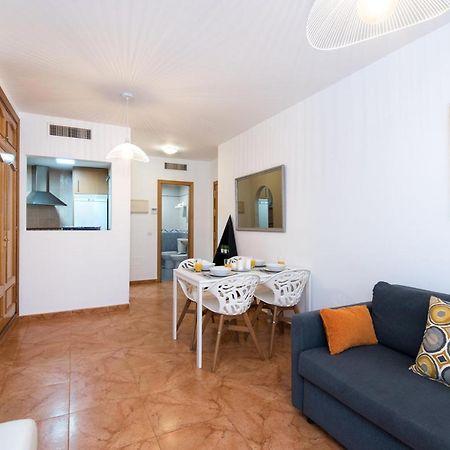 Rentandhomes Fuengirola Beach Apartment ภายนอก รูปภาพ