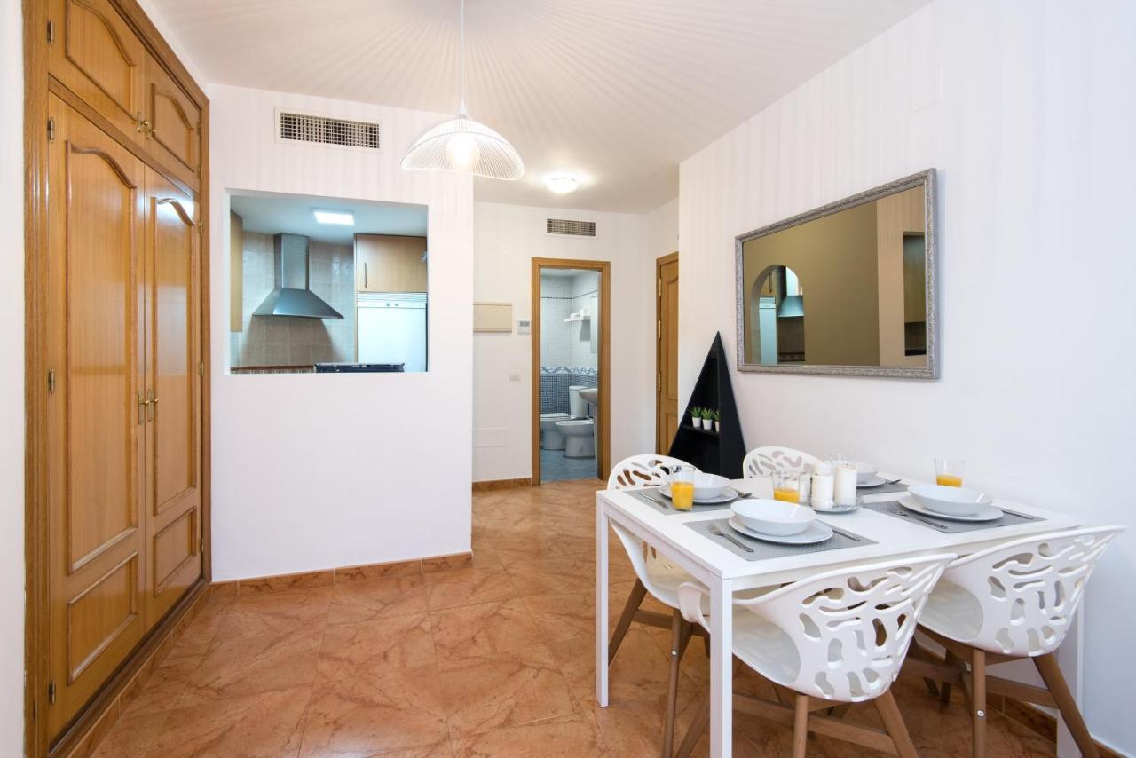 Rentandhomes Fuengirola Beach Apartment ภายนอก รูปภาพ