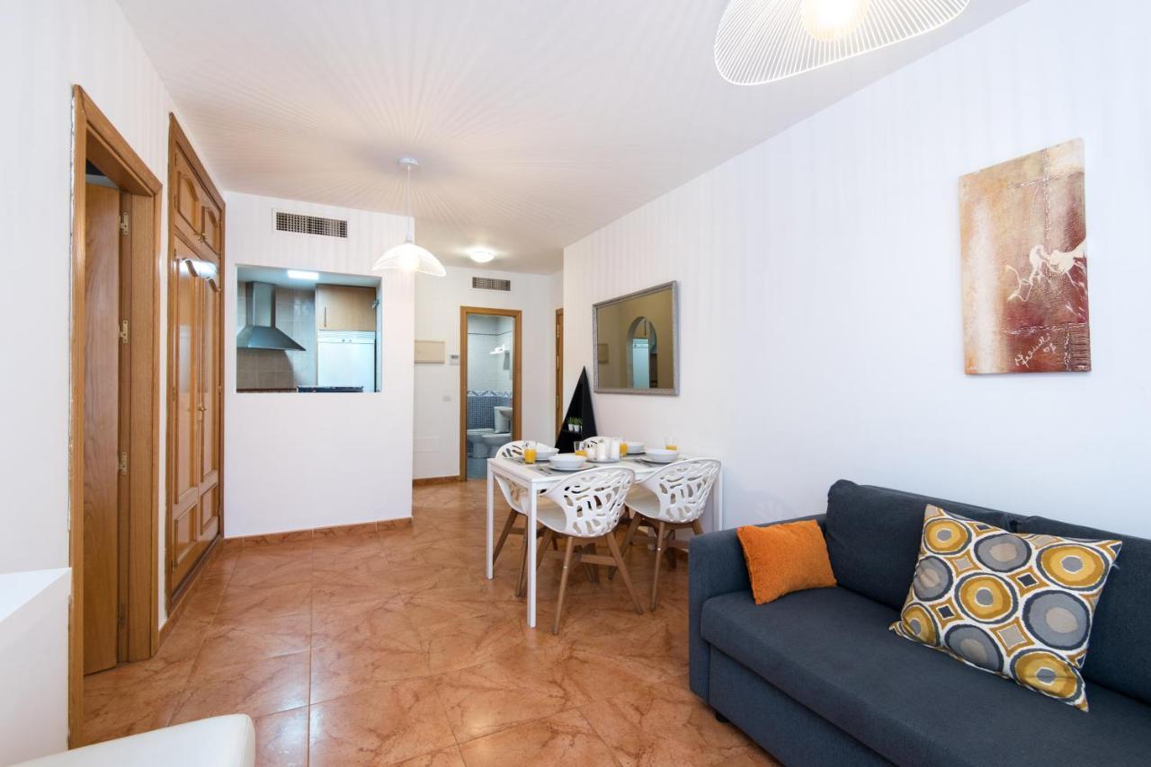 Rentandhomes Fuengirola Beach Apartment ภายนอก รูปภาพ